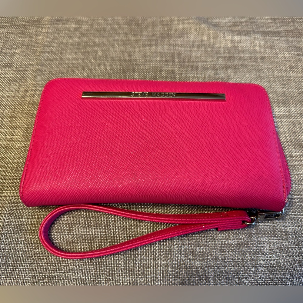 Steve Madden wallet; used; Pink.  See photos for condition.